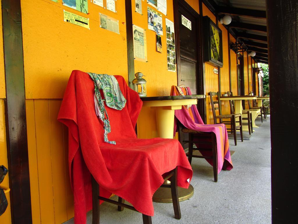 Baracca Backpacker Hostel Aurigeno Exterior foto